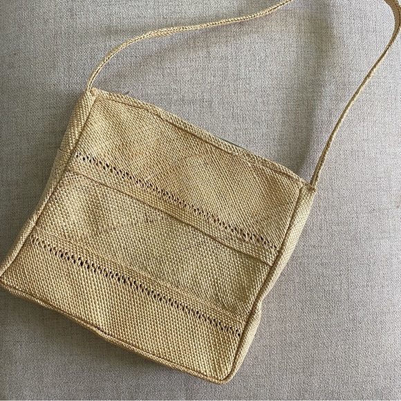 Tan Woven Straw Shoulder Bag With Wallet - Picture 2 of 6